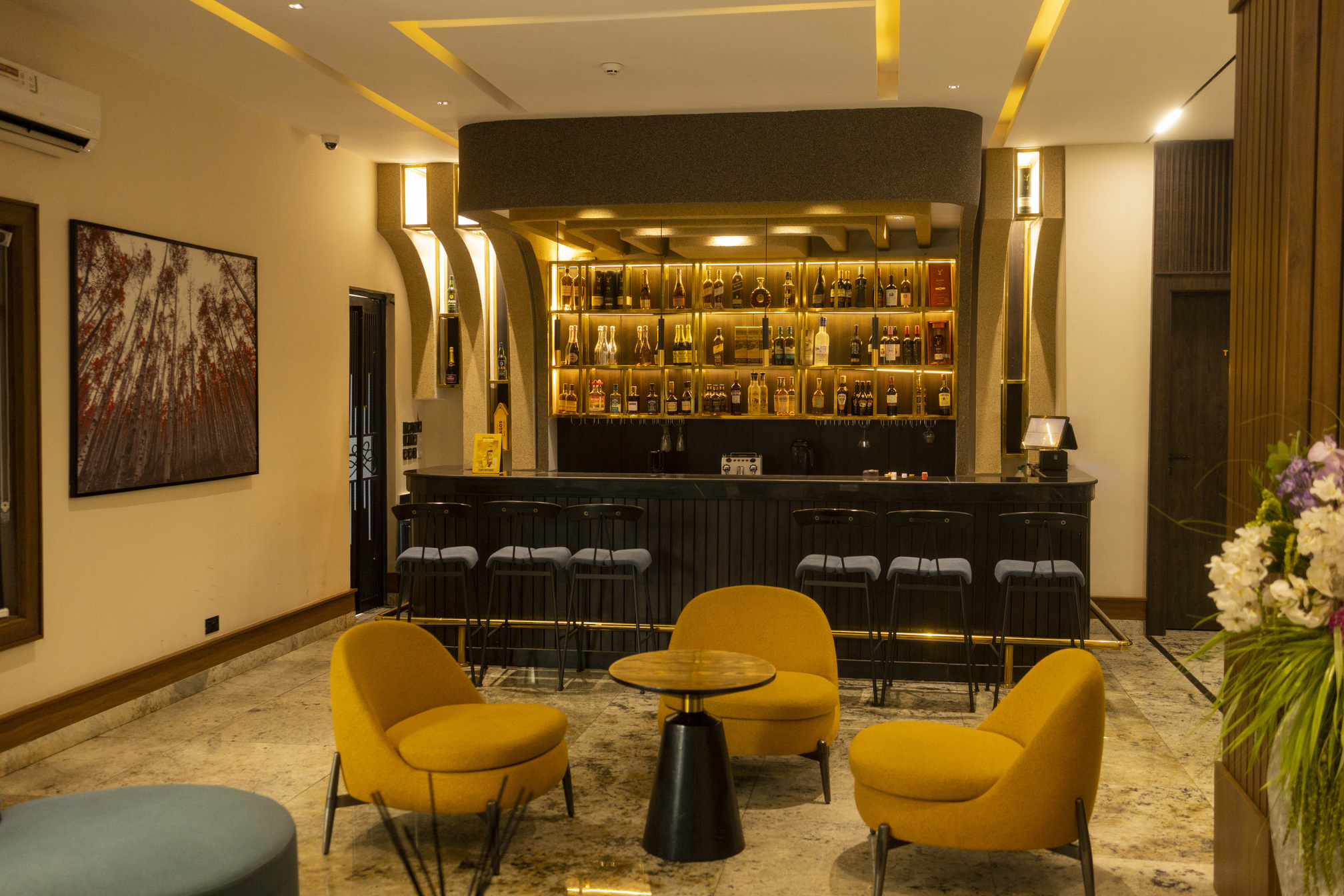 Boulevard cafe